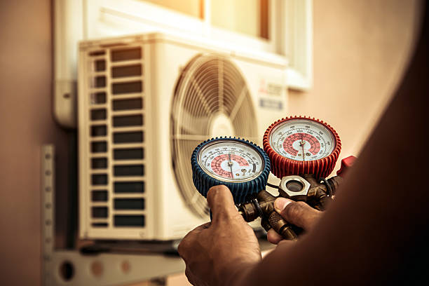 Professional Hvac technician working in Summerland, CA